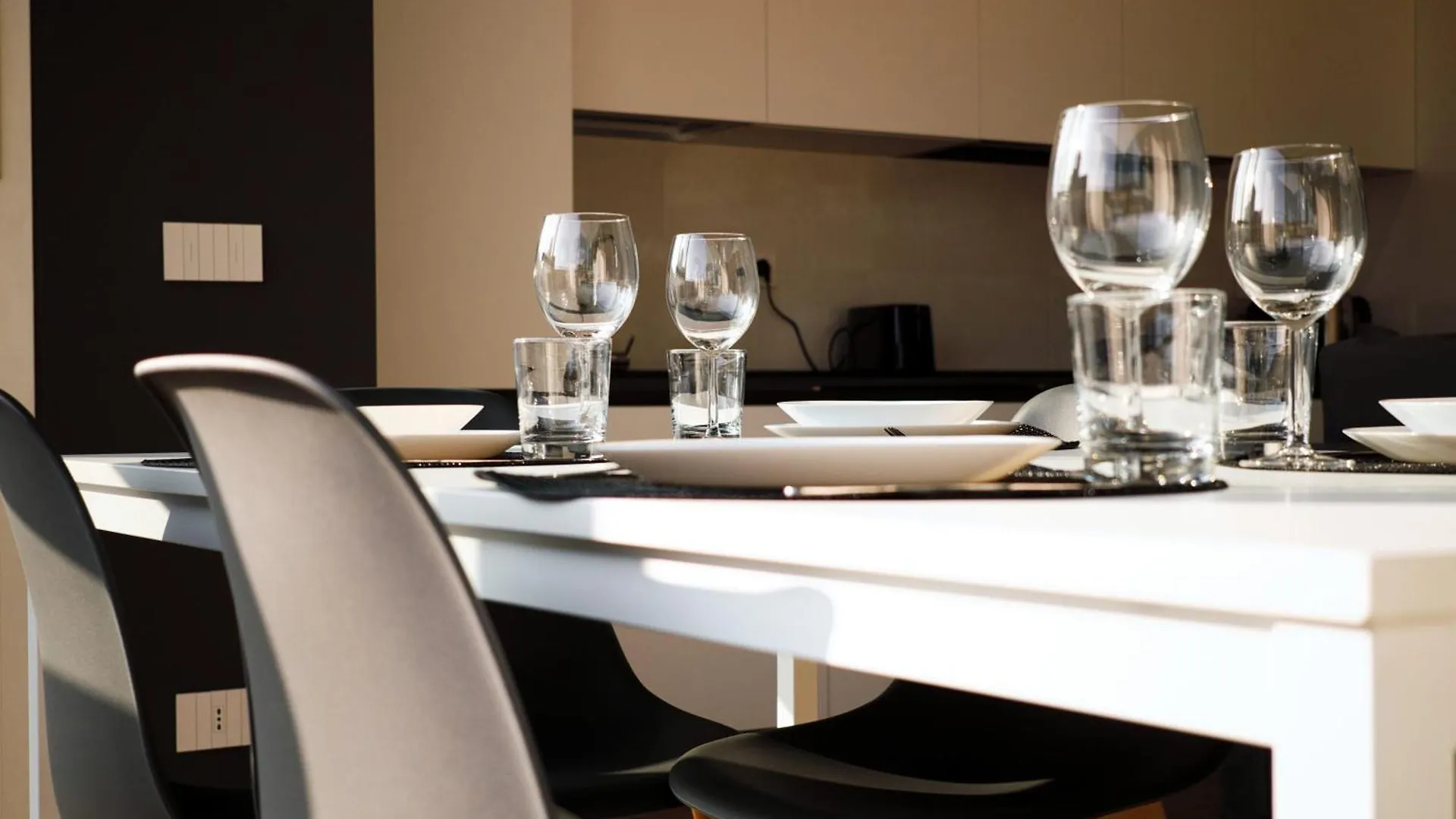 Suites In Financial District 4 Pax Milan Apartment