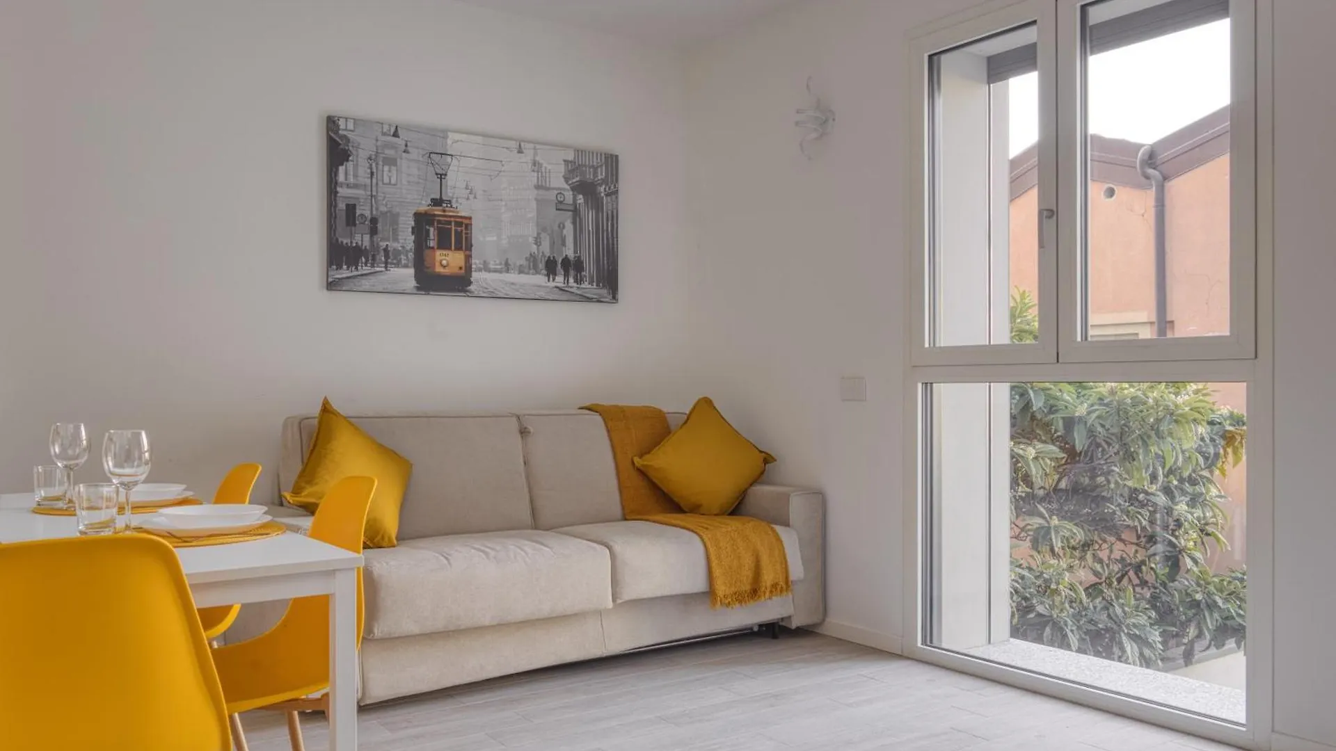 Apartment Suites In Financial District 4 Pax Milan
