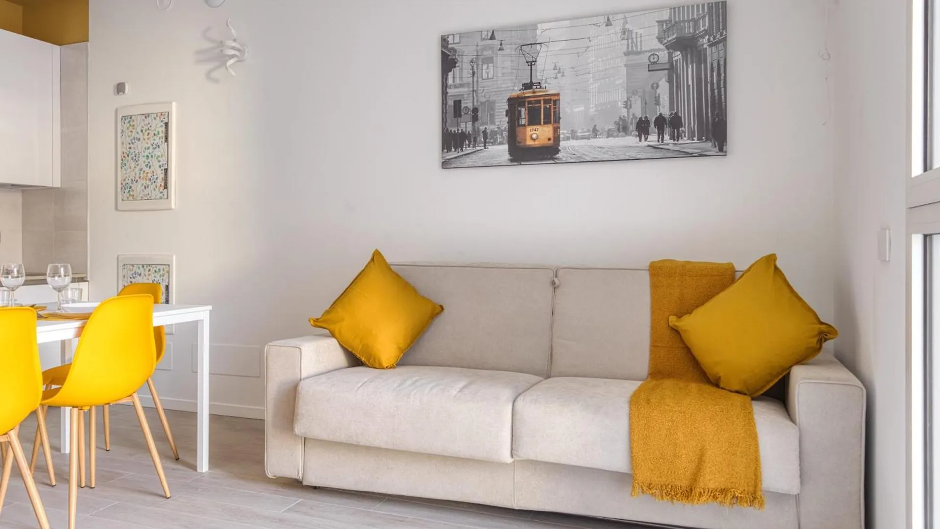 Suites In Financial District 4 Pax Milan Apartment