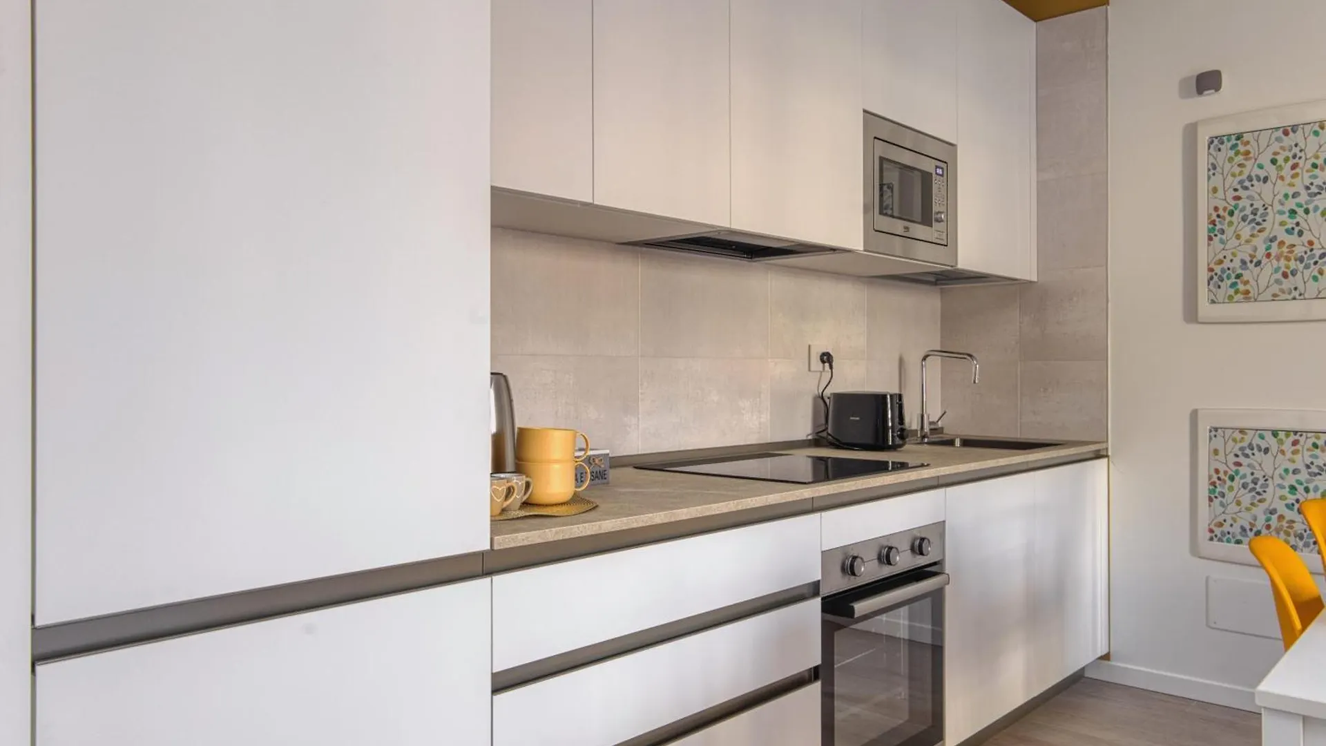 Apartment Suites In Financial District 4 Pax Milan