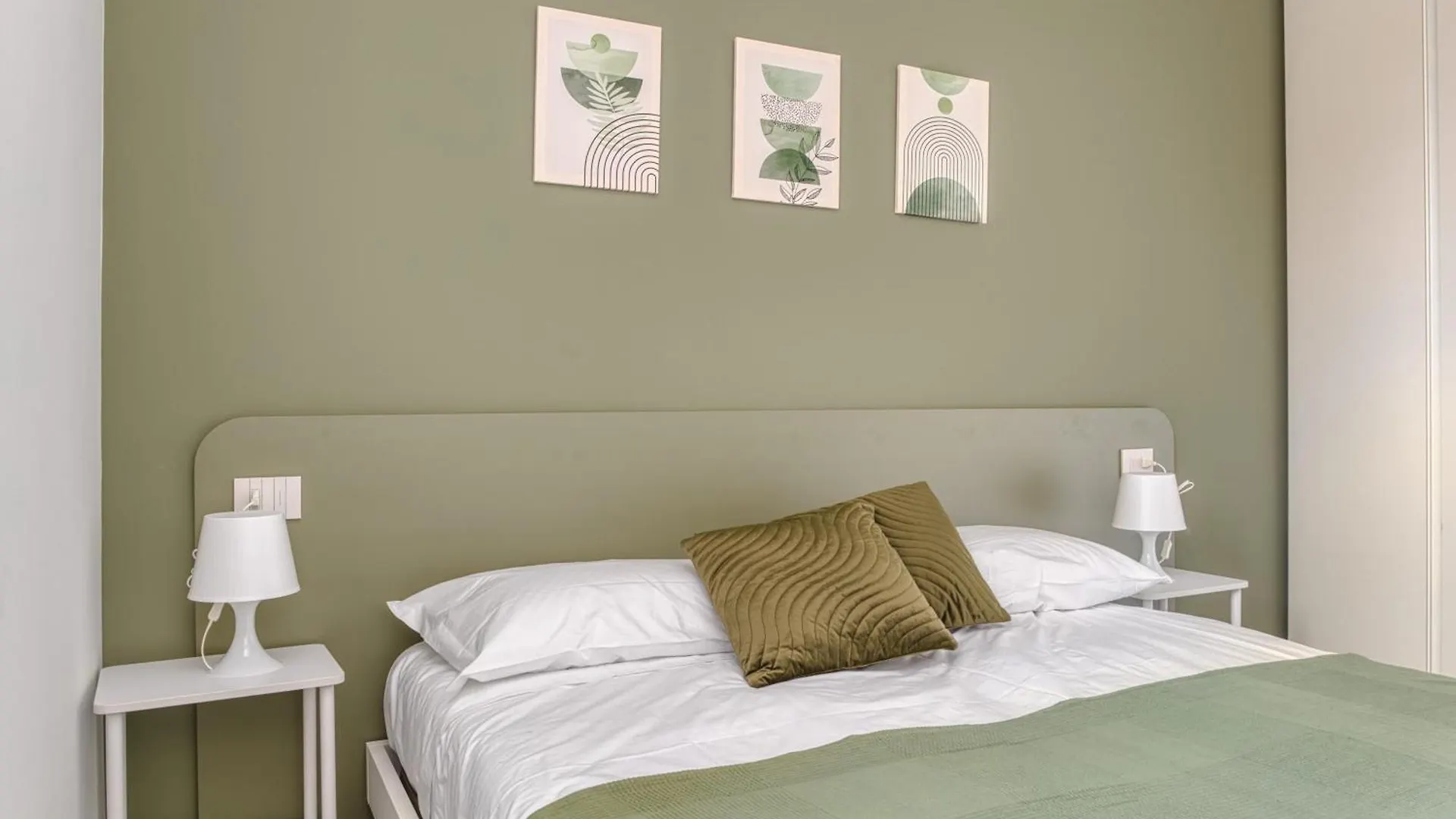 Apartment Suites In Financial District 4 Pax Milan