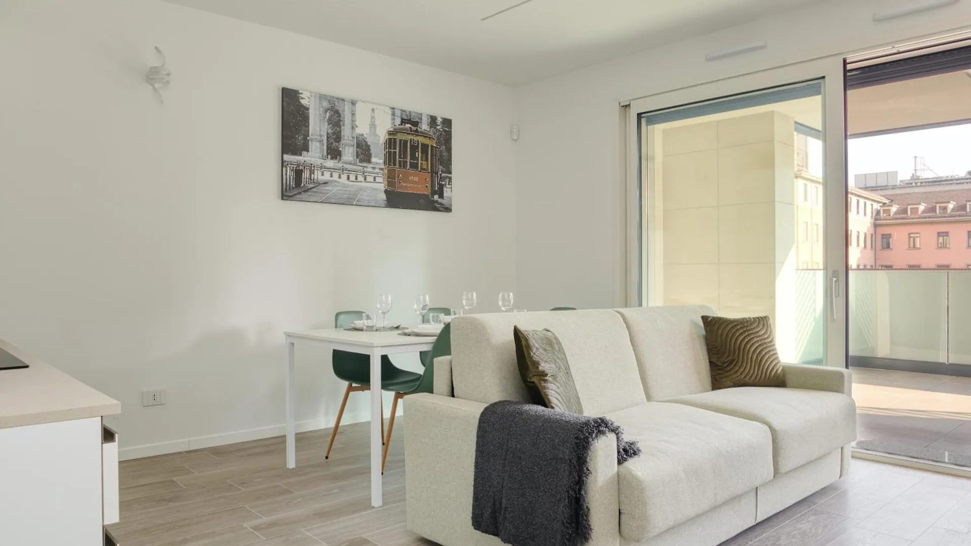 Suites In Financial District 4 Pax Milan Apartment