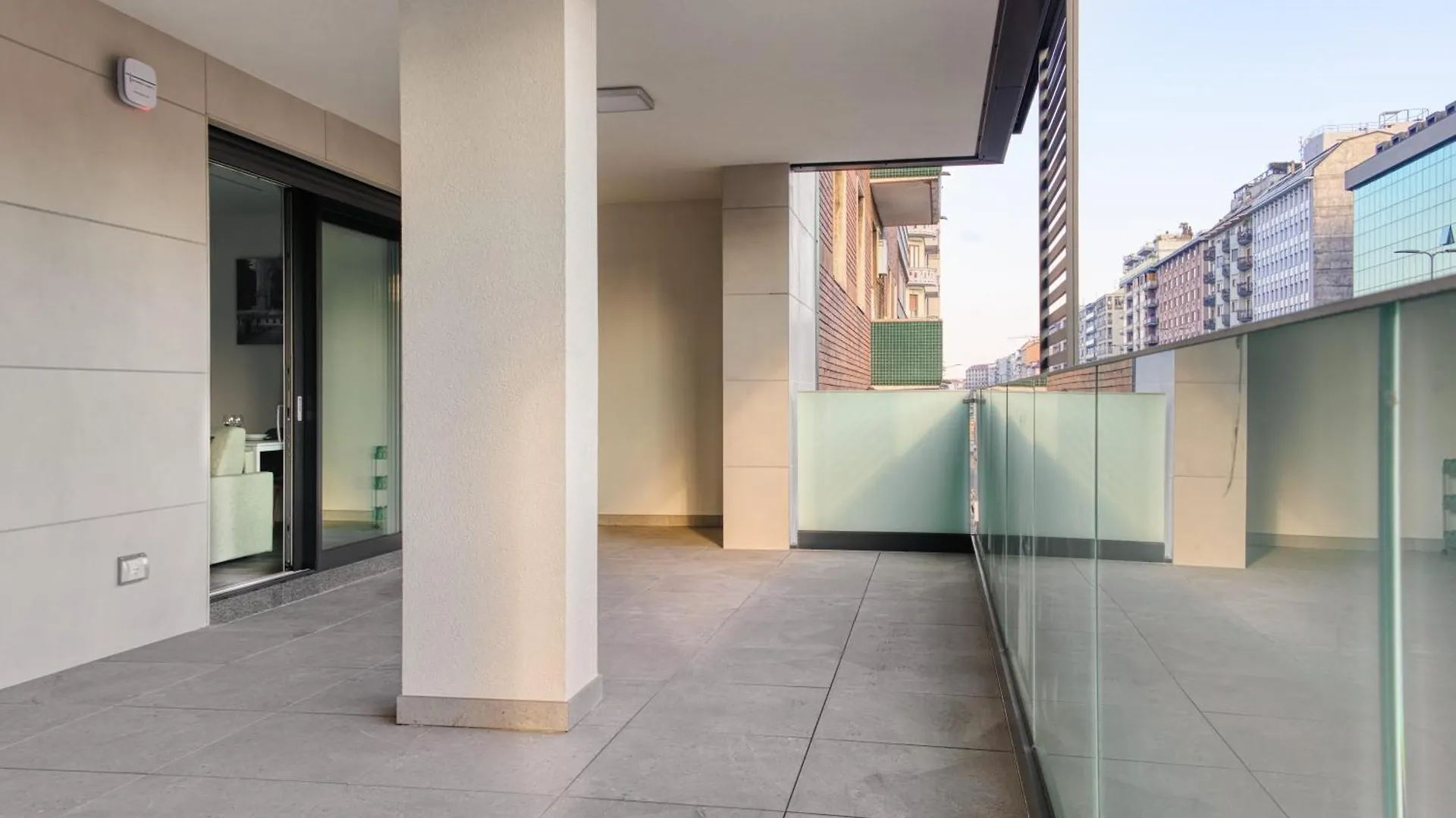 Suites In Financial District 4 Pax Milan Italy