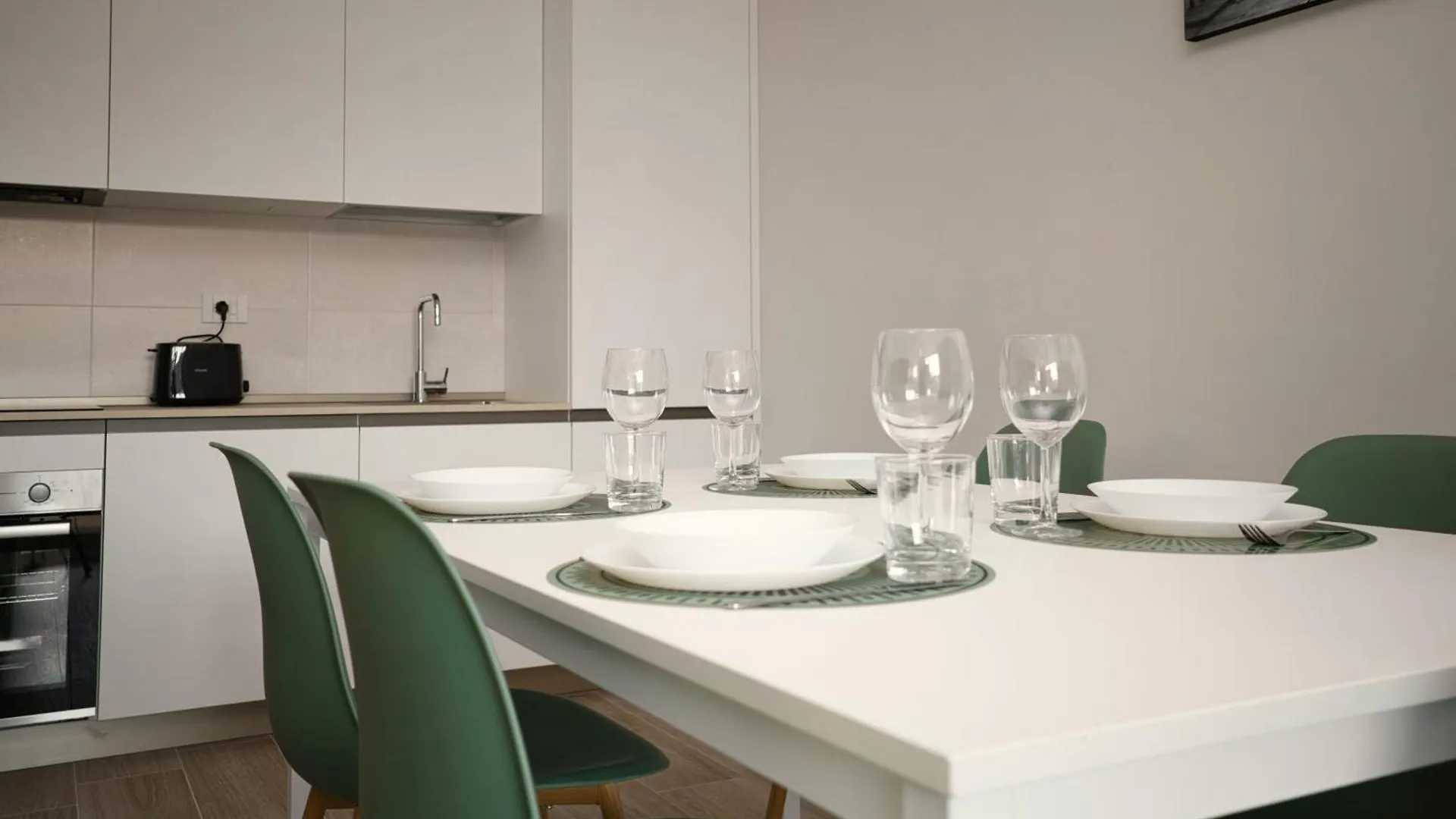 Suites In Financial District 4 Pax Milan Apartment