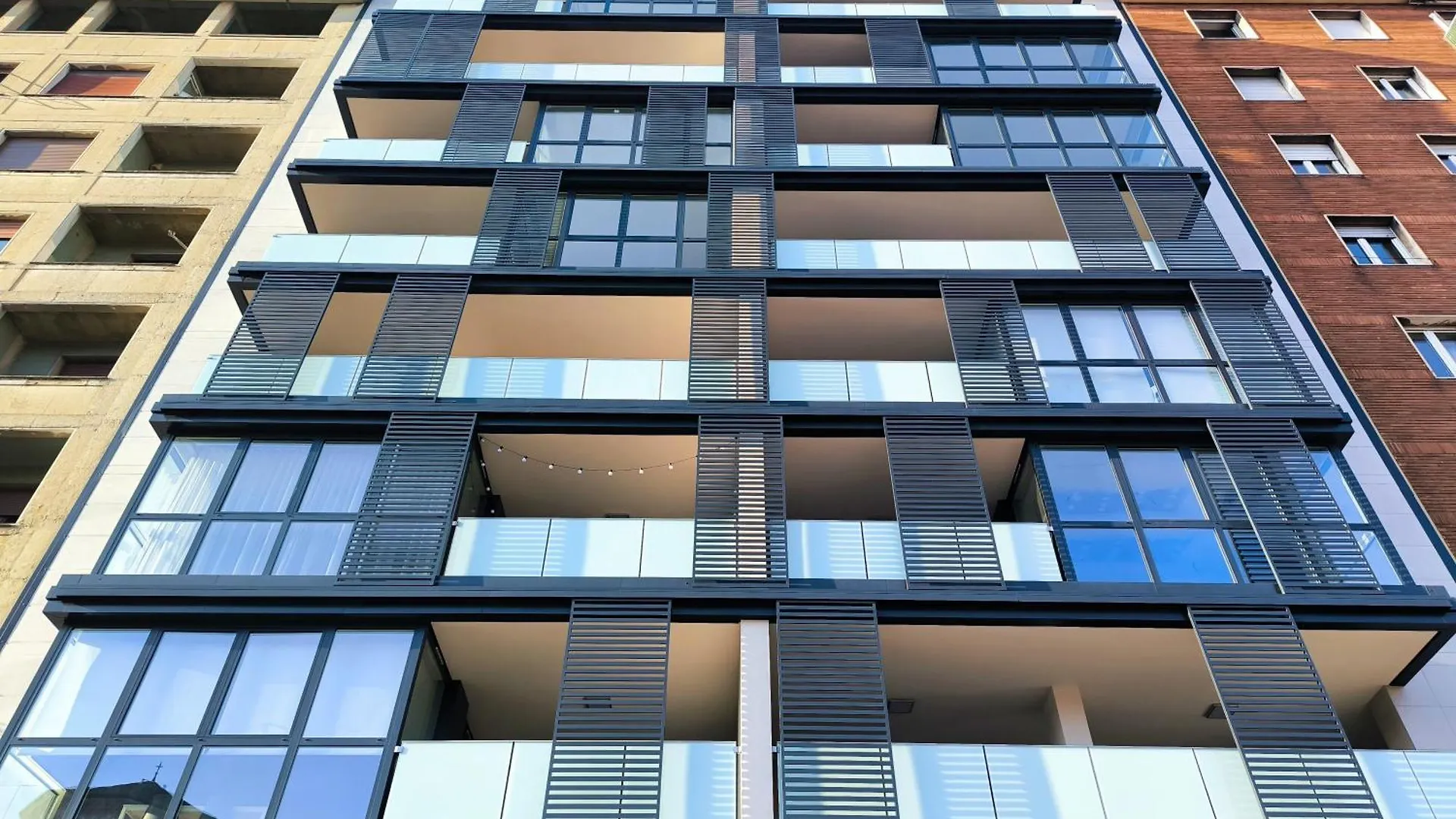 Suites In Financial District 4 Pax Milan Italy