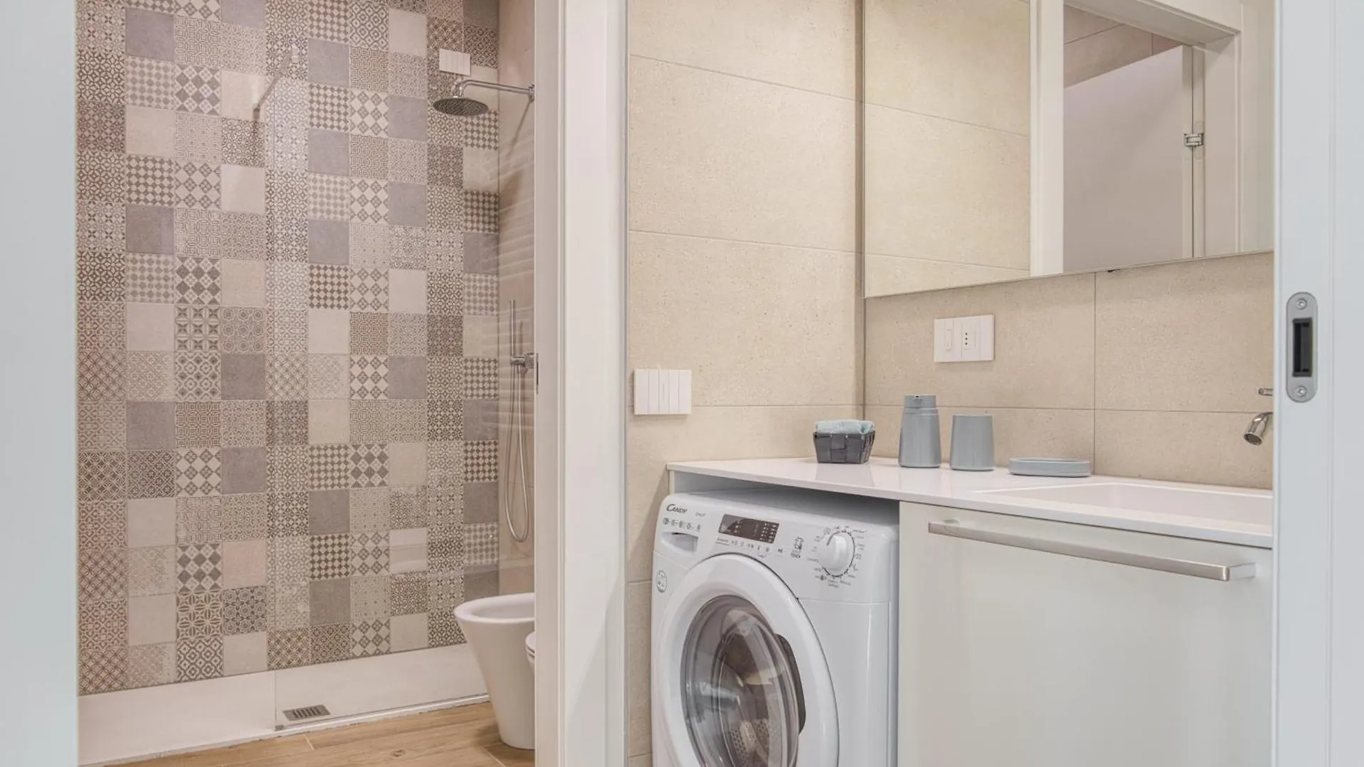 Apartment Suites In Financial District 4 Pax Milan Italy