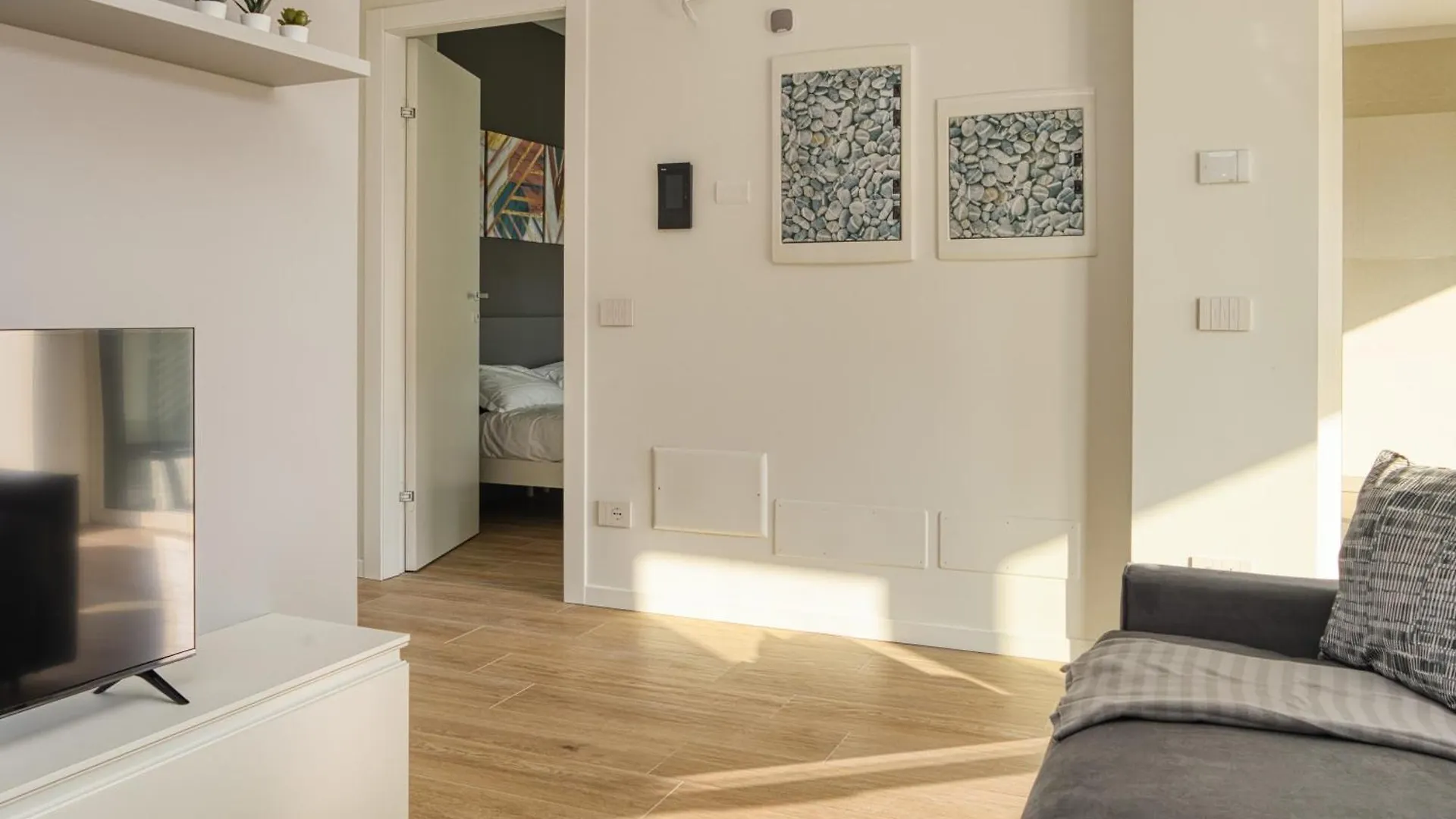 Suites In Financial District 4 Pax Milan Apartment