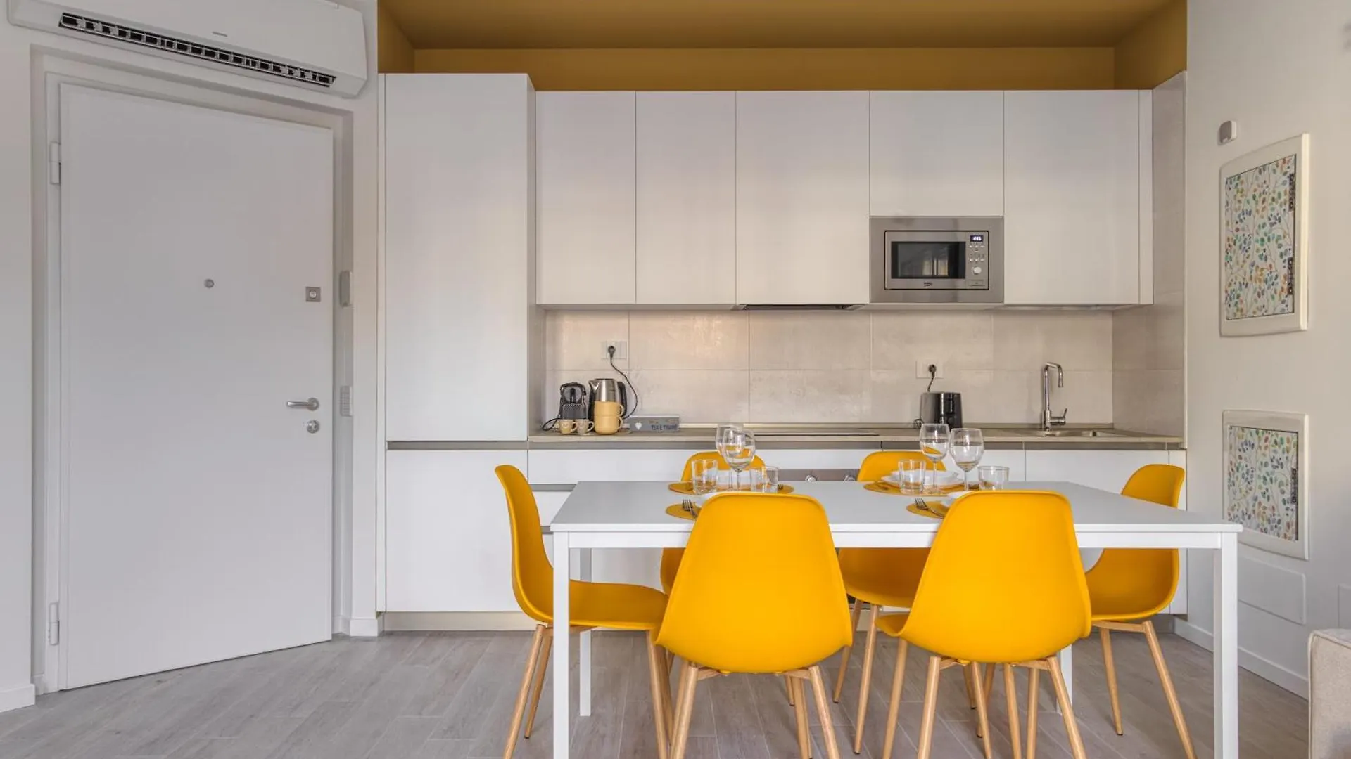 Apartment Suites In Financial District 4 Pax Milan