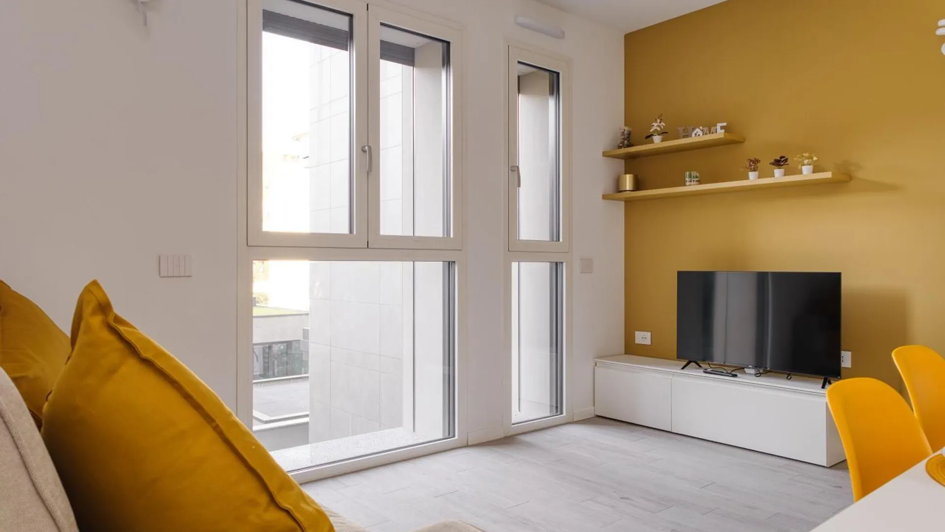 Apartment Suites In Financial District 4 Pax Milan