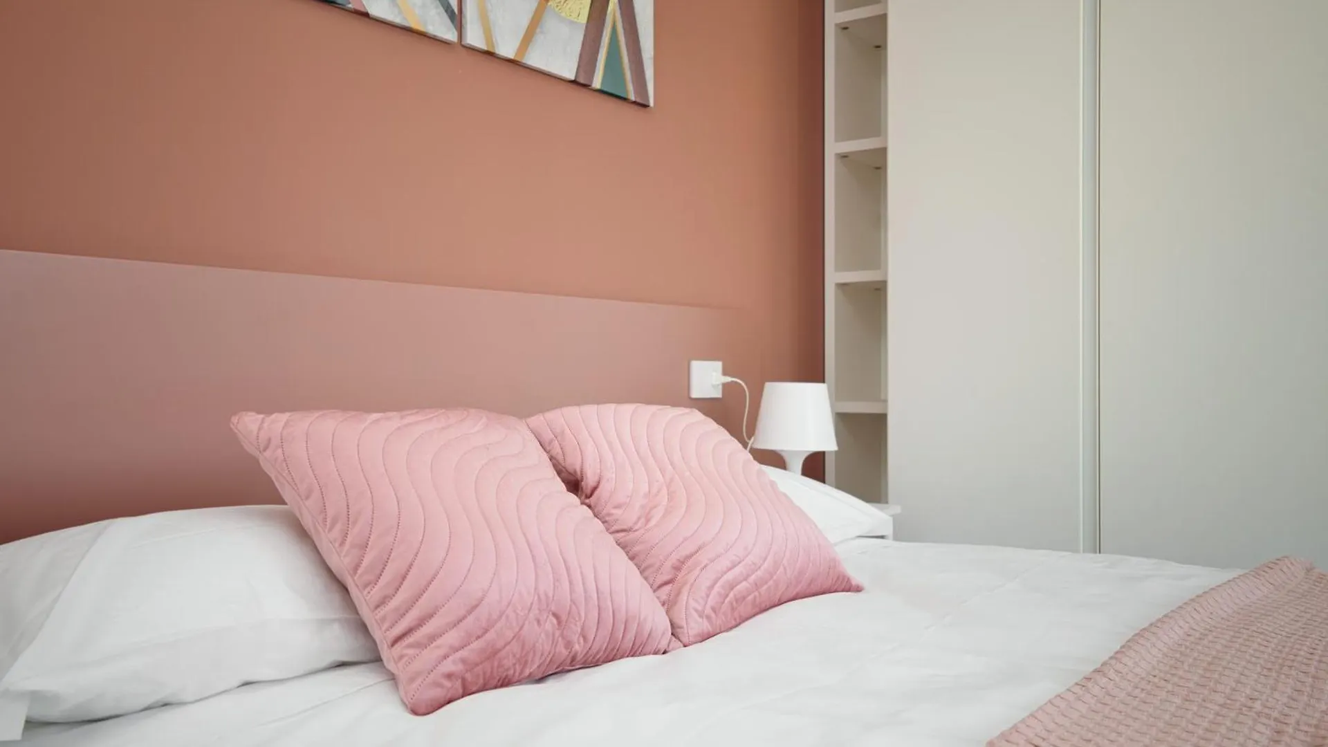 Apartment Suites In Financial District 4 Pax Milan