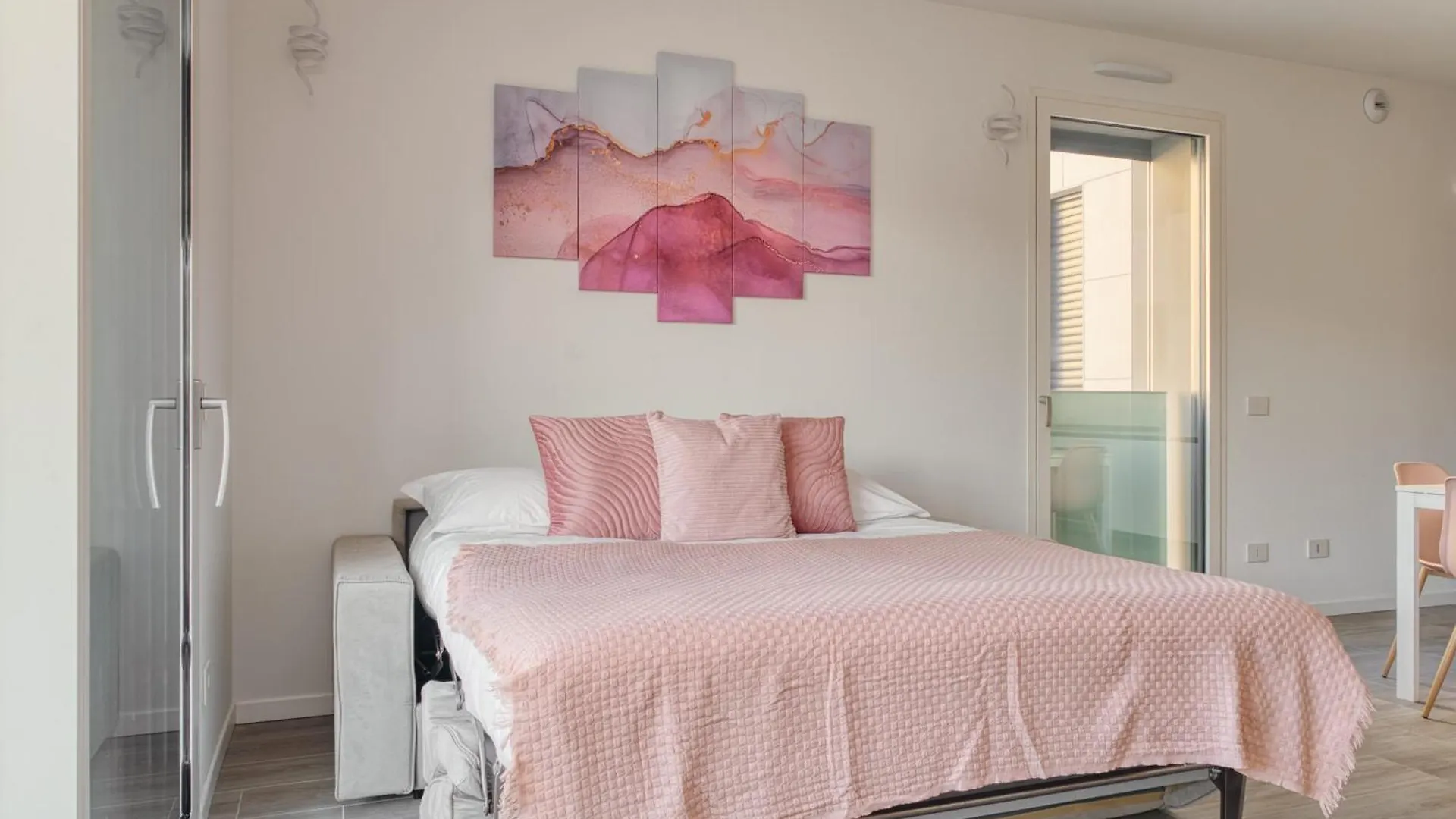 Suites In Financial District 4 Pax Milan Italy